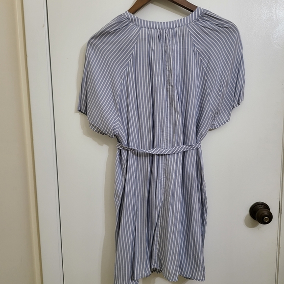 Ingrid & Isabel Maternity Stripes Mini Dress Blouse Shortsleeve Tops - Picture 4 of 12